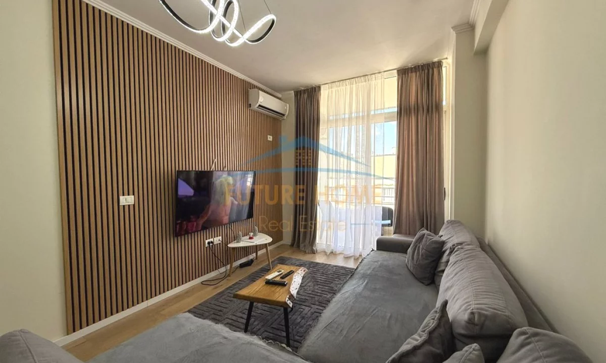 Shtepi ne shitje Apartament ne Tirane, 2+1, Mobilimi E mobiluar, Pagesa 15,300,000  Leke.