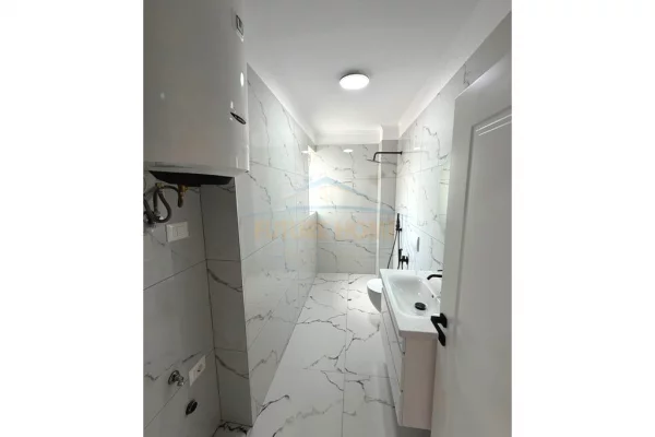 Shtepi ne shitje Apartament ne Tirane, 1+1, Mobilimi Bosh, pa mobiluar, Pagesa 12,800,000  Leke.