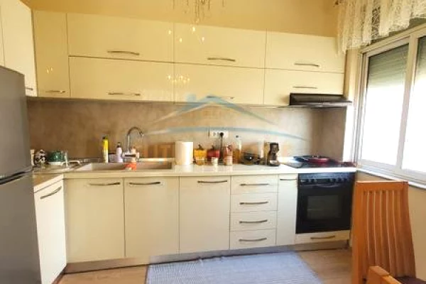 Shtepi me qera Apartament ne Tirane, 2+1, Mobilimi E mobiluar, Pagesa 60,000  Leke.