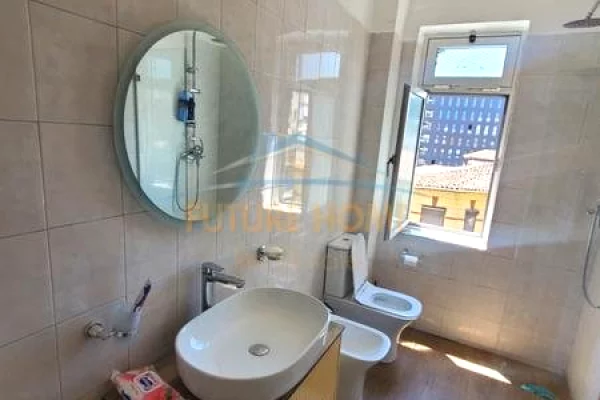 Shtepi me qera Apartament ne Tirane, 2+1, Mobilimi E mobiluar, Pagesa 60,000  Leke.