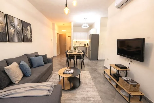 Shtepi me qera 2+1 ne Tirane - 70,000 Leke
