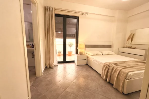 Shtepi me qera Apartament ne Tirane, 2+1, Mobilimi E mobiluar, Pagesa 70,000  Leke.