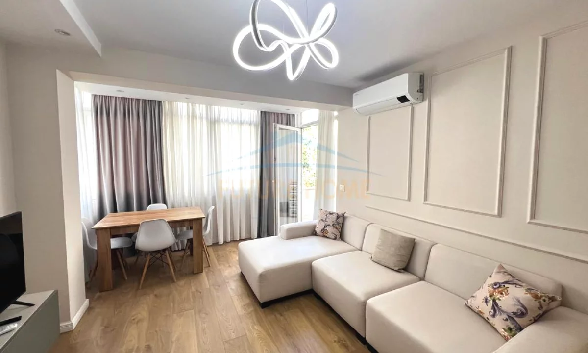 Shtepi me qera Apartament ne Tirane, 1+1, Mobilimi E mobiluar, Pagesa 750  Euro.