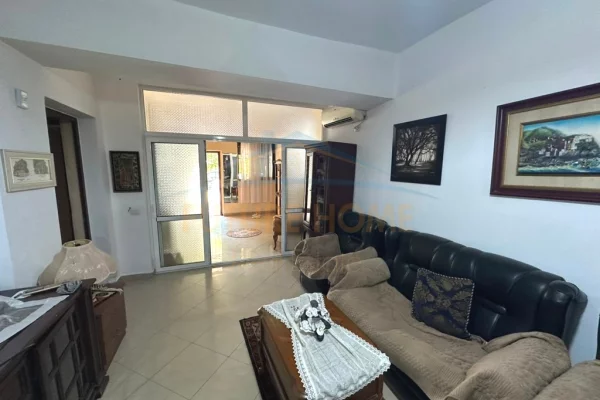 Shtepi me qera 2+1 ne Tirane - 55,000 Leke
