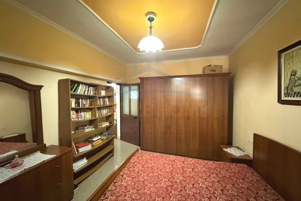 Shtepi me qera Apartament ne Tirane, 2+1, Mobilimi E mobiluar, Pagesa 55,000  Leke.
