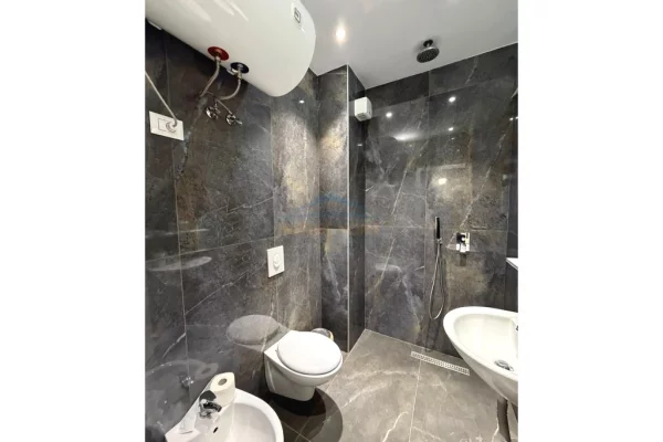 Shtepi me qera Apartament ne Tirane, 2+1, Mobilimi E mobiluar, Pagesa 750  Euro.