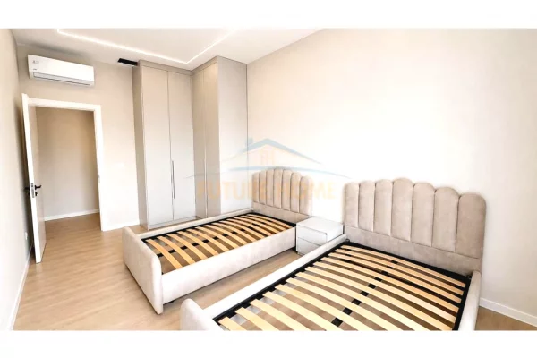 Shtepi me qera Apartament ne Tirane, 3+1, Mobilimi Pjeserisht e mobiluar, Pagesa 2,400  Euro.