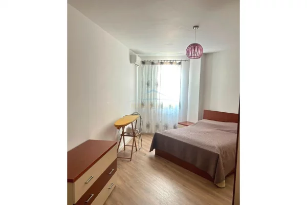 Shtepi me qera Apartament ne Tirane, 2+1, Mobilimi E mobiluar, Pagesa 50,000  Leke.