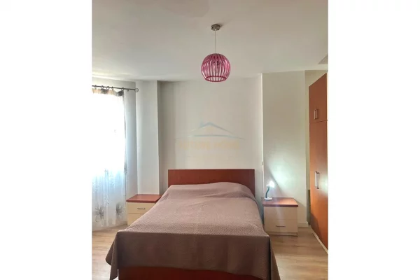 Shtepi me qera Apartament ne Tirane, 2+1, Mobilimi E mobiluar, Pagesa 50,000  Leke.