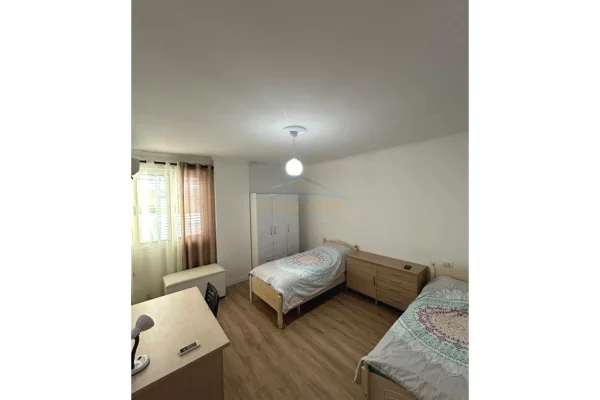 Shtepi me qera Apartament ne Tirane, 2+1, Mobilimi E mobiluar, Pagesa 50,000  Leke.