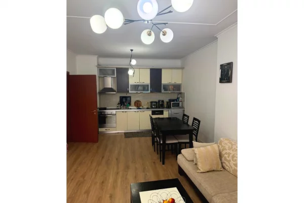 Shtepi me qera Apartament ne Tirane, 2+1, Mobilimi E mobiluar, Pagesa 50,000  Leke.