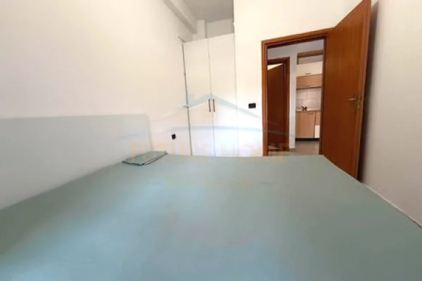 Shtepi me qera Apartament ne Tirane, 1+1, Mobilimi E mobiluar, Pagesa 48,000  Leke.
