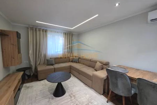 Shtepi me qera Apartament ne Tirane, 2+1, Mobilimi E mobiluar, Pagesa 75,000  Leke.