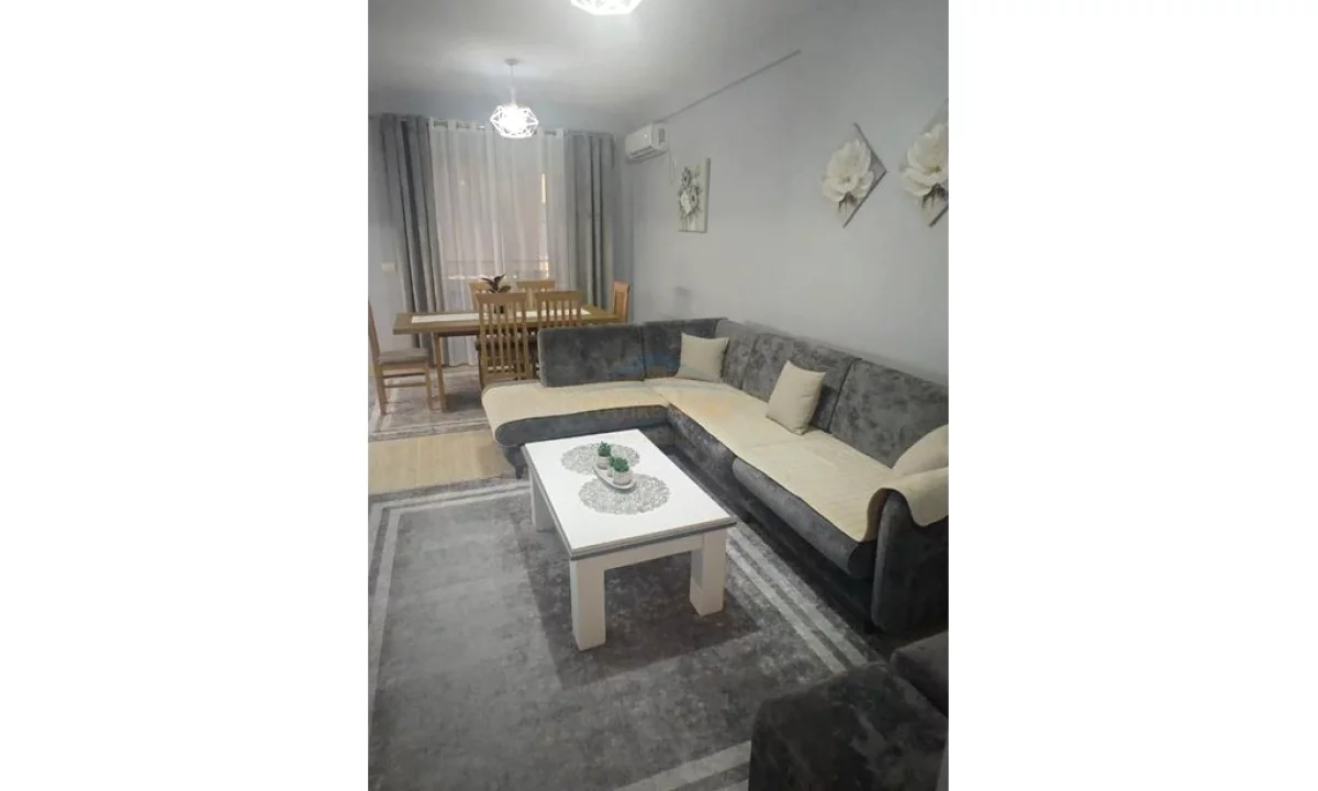 Shtepi me qera Apartament ne Tirane, 2+1, Mobilimi E mobiluar, Pagesa 75,000  Leke.