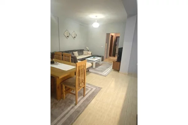 Shtepi me qera Apartament ne Tirane, 2+1, Mobilimi E mobiluar, Pagesa 75,000  Leke.