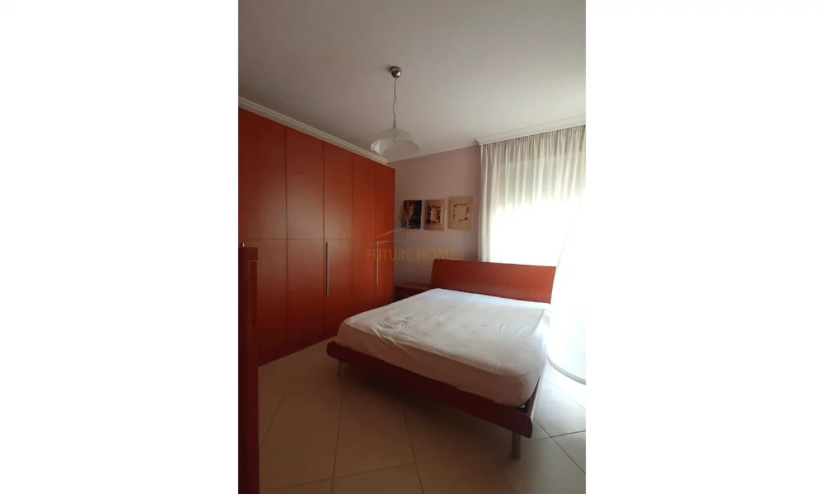 Shtepi me qera Apartament ne Tirane, 2+1, Mobilimi E mobiluar, Pagesa 800  Euro.