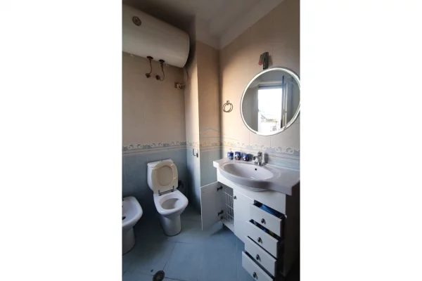 Shtepi me qera Apartament ne Tirane, 2+1, Mobilimi E mobiluar, Pagesa 800  Euro.