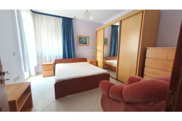 Shtepi me qera Apartament ne Tirane, 2+1, Mobilimi E mobiluar, Pagesa 800  Euro.