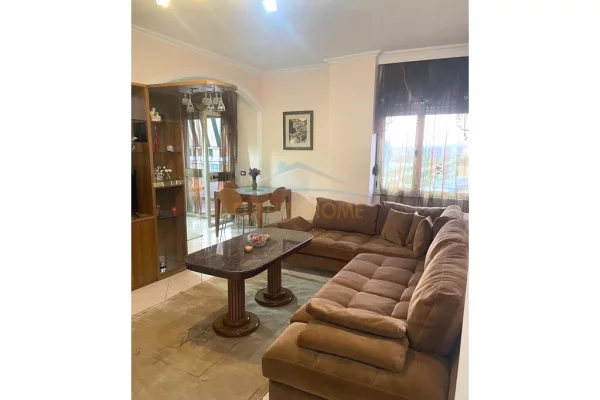 Jepet apartament me qera pranë Mullirit, te Stacioni i Trenit/ELT73593