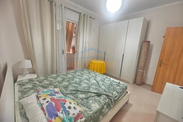 Shtepi me qera Apartament ne Tirane, 2+1, Mobilimi E mobiluar, Pagesa 70,000  Leke.