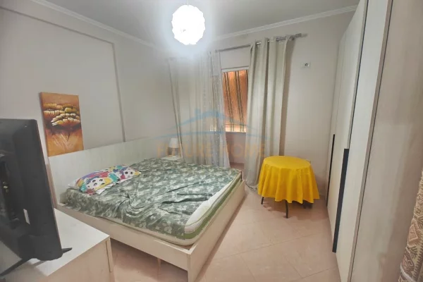 Shtepi me qera Apartament ne Tirane, 2+1, Mobilimi E mobiluar, Pagesa 70,000  Leke.