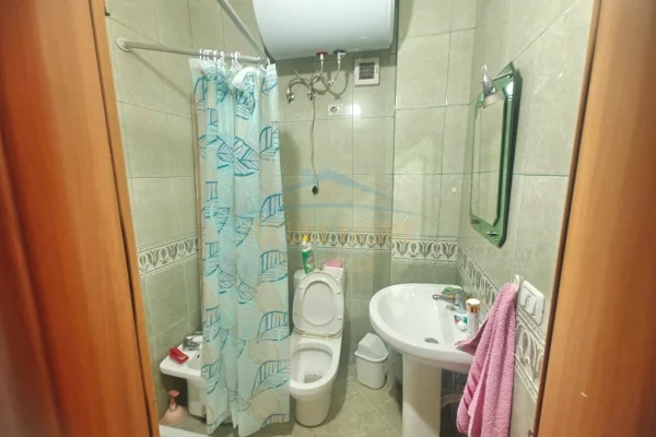 Shtepi me qera Apartament ne Tirane, 2+1, Mobilimi E mobiluar, Pagesa 70,000  Leke.