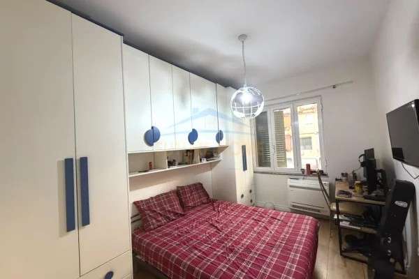 Shtepi me qera Apartament ne Tirane, 2+1, Mobilimi E mobiluar, Pagesa 800  Euro.