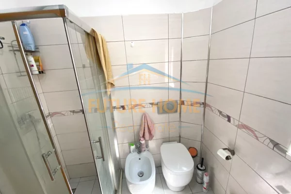Shtepi me qera Apartament ne Tirane, 1+1, Mobilimi E mobiluar, Pagesa 45,000  Leke.