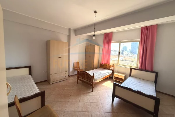 Shtepi me qera Apartament ne Tirane, 2+1, Mobilimi E mobiluar, Pagesa 60,000  Leke.