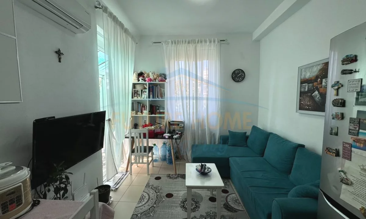 Shtepi ne shitje Apartament ne Tirane, 1+1, Mobilimi E mobiluar, Pagesa 150,000  Euro.
