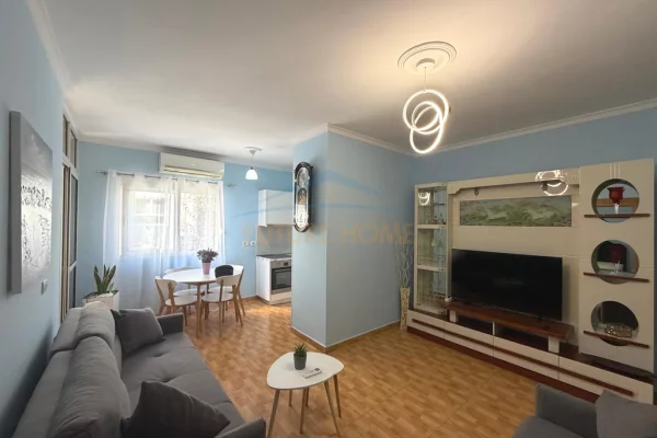 Qera , Apartament 2+1 , Rruga e Barrikadave
