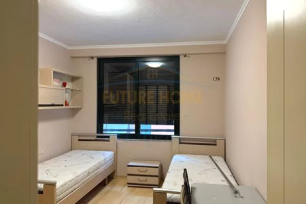 Shtepi me qera Apartament ne Tirane, 2+1, Mobilimi E mobiluar, Pagesa 900  Euro.