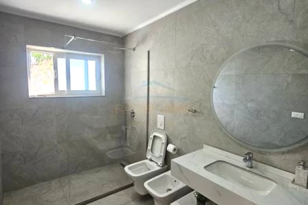 Shtepi me qera Apartament ne Tirane, 2+1, Mobilimi E mobiluar, Pagesa 60,000  Leke.