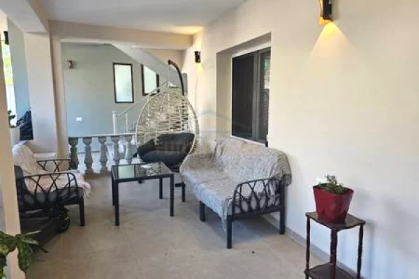 Shtepi me qera Apartament ne Tirane, 2+1, Mobilimi E mobiluar, Pagesa 60,000  Leke.