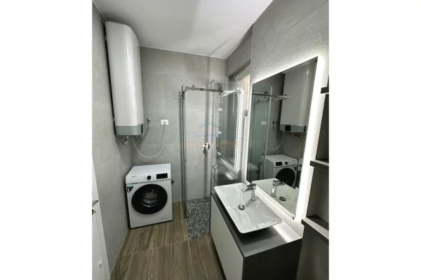 Shtepi me qera Apartament ne Tirane, 2+1, Mobilimi E mobiluar, Pagesa 1,300  Euro.