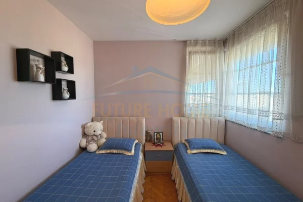 Shtepi ne shitje Apartament ne Tirane, 2+1, Mobilimi E mobiluar, Pagesa 198,000  Euro.