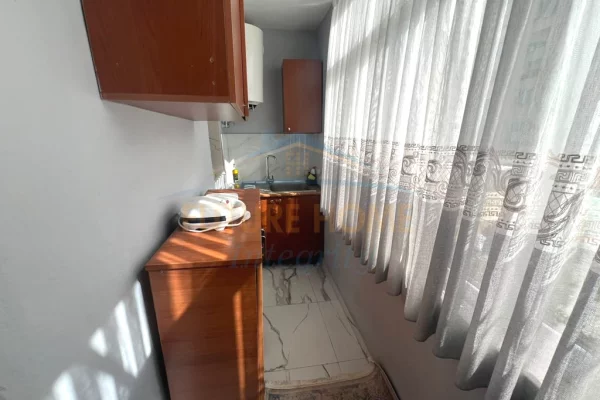 Shtepi me qera Apartament ne Tirane, 1+1, Mobilimi E mobiluar, Pagesa 55,000  Leke.