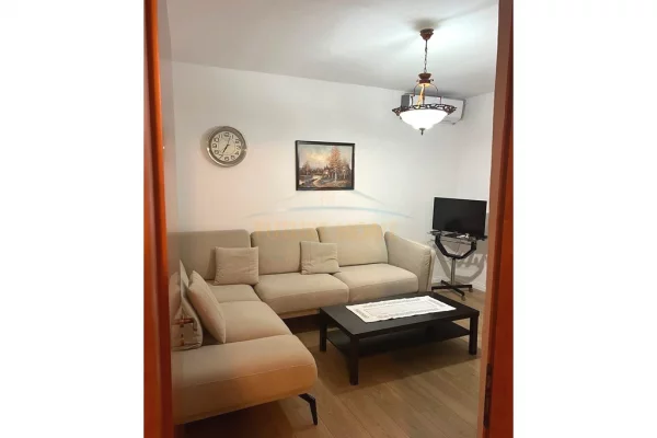 Shtepi me qera Apartament ne Tirane, 2+1, Mobilimi E mobiluar, Pagesa 55,000  Leke.
