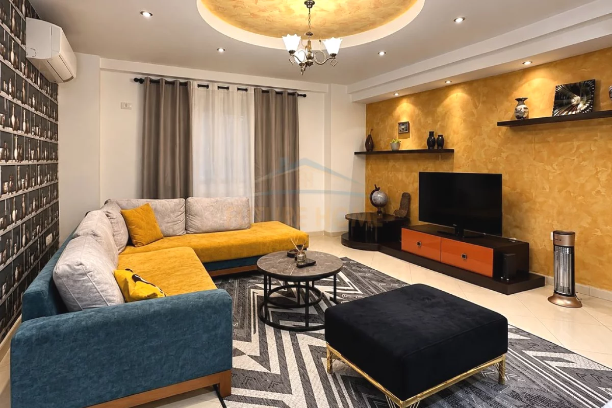 Shtepi me qera Apartament ne Tirane, 2+1, Mobilimi E mobiluar, Pagesa 1,000  Euro.