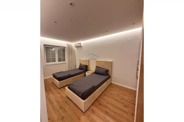 Shtepi me qera Apartament ne Tirane, 2+1, Mobilimi E mobiluar, Pagesa 80,000  Leke.