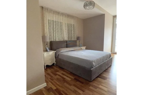 Shtepi me qera Apartament ne Tirane, 1+1, Mobilimi E mobiluar, Pagesa 75,000  Leke.