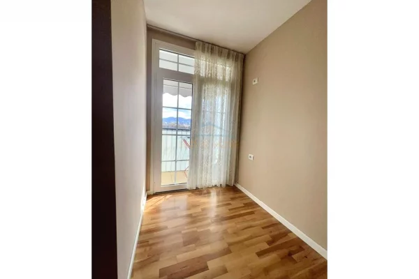 Shtepi me qera Apartament ne Tirane, 1+1, Mobilimi E mobiluar, Pagesa 75,000  Leke.