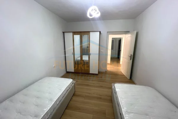 Shtepi me qera Apartament ne Tirane, 3+1, Mobilimi E mobiluar, Pagesa 95,000  Leke.