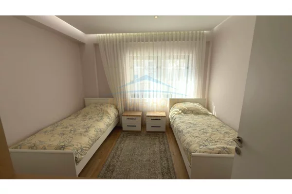 Shtepi me qera Apartament ne Tirane, 2+1, Mobilimi E mobiluar, Pagesa 1,000  Euro.