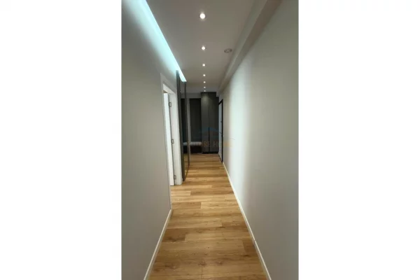 Shtepi me qera Apartament ne Tirane, 2+1, Mobilimi E mobiluar, Pagesa 1,000  Euro.