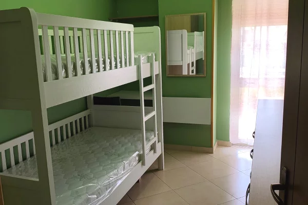 Shtepi me qera Apartament ne Tirane, 2+1, Mobilimi E mobiluar, Pagesa 70,000  Leke.