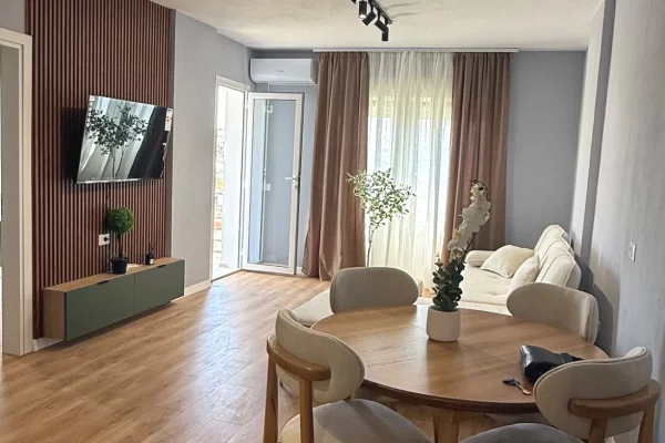 Shtepi ne shitje Apartament ne Durres, 1+1, Mobilimi E mobiluar, Pagesa 120,000  Euro.