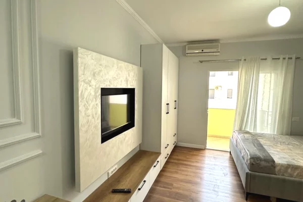 Shtepi ne shitje Apartament ne Durres, Garsoniere, Mobilimi E mobiluar, Pagesa 65,000  Euro.