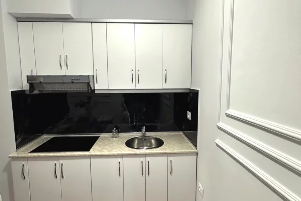 Shtepi ne shitje Apartament ne Durres, Garsoniere, Mobilimi E mobiluar, Pagesa 65,000  Euro.