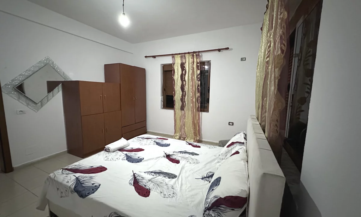 Shtepi me qera Apartament ne Tirane, 1+1, Mobilimi Pjeserisht e mobiluar, Pagesa 300  Euro.